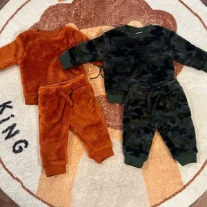 Fleece sweatsuit bundle.